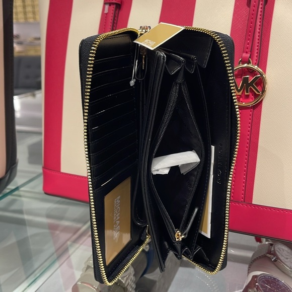 MICHAEL KORS JST 
Leather Continental Wristlet Phone Case Wallet
Black Multi
NWT - Picture 11 of 16